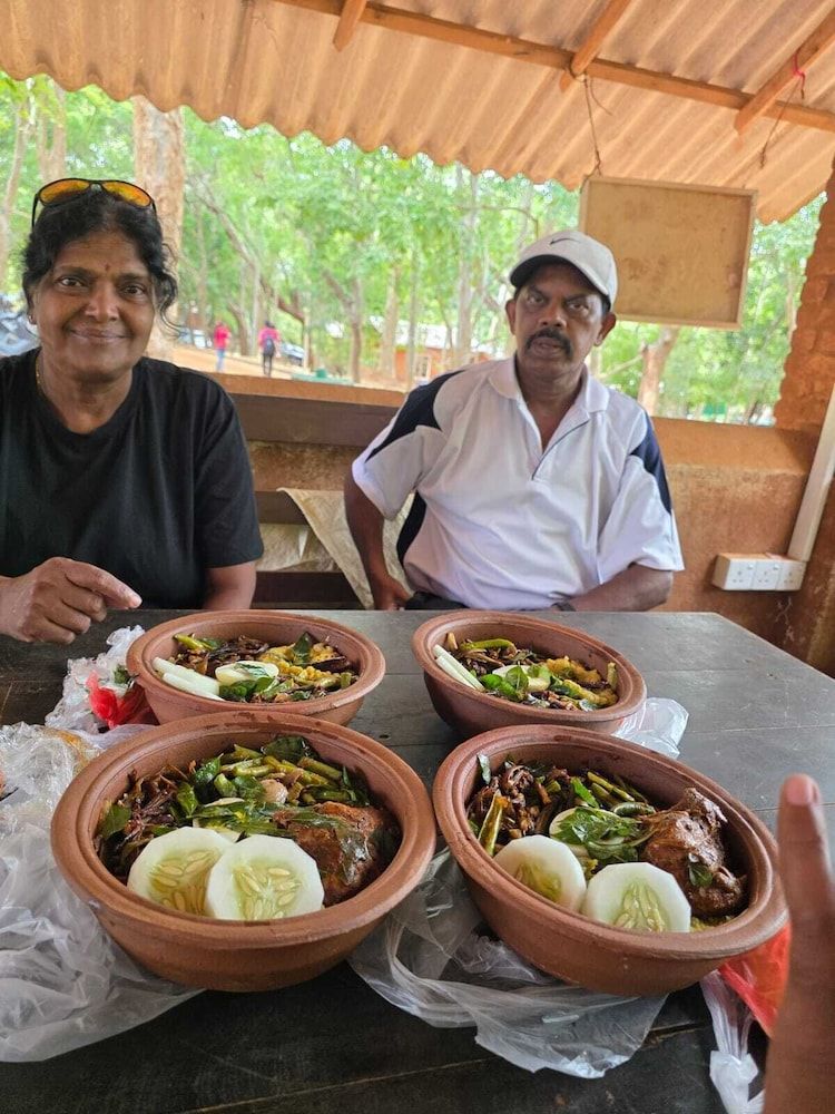 Elephant Safari Lodge Double Room, Garden View 2