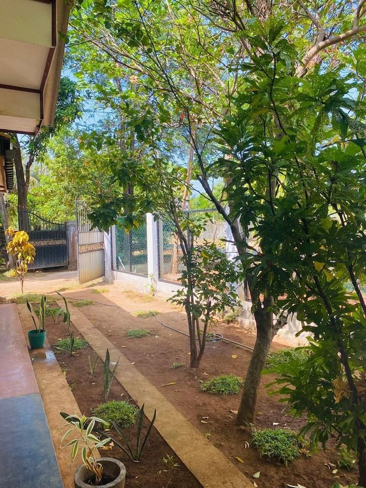 Elephant Safari Lodge Double Room, Garden View 4