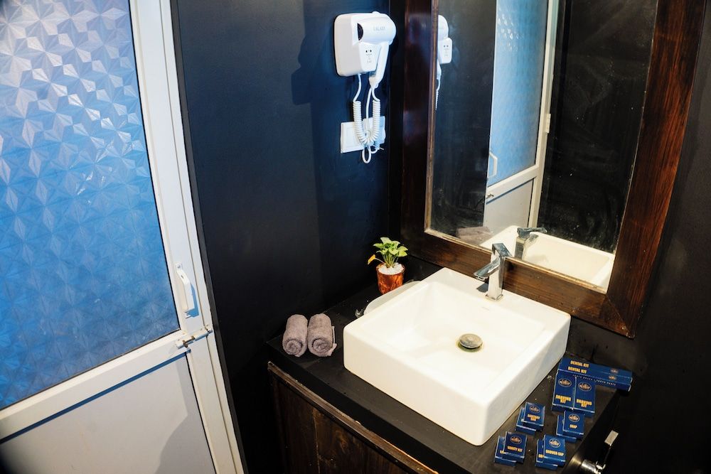 Ceylon Retreat Sigiriya Deluxe Double or Twin Room, Lake View 14