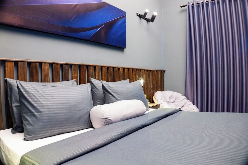 Ceylon Retreat Sigiriya Deluxe Double or Twin Room, Lake View 6