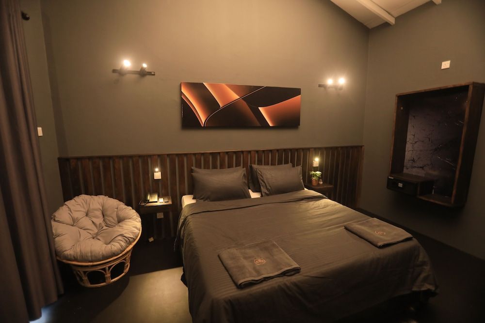 Ceylon Retreat Sigiriya Deluxe Double or Twin Room, Lake View 2