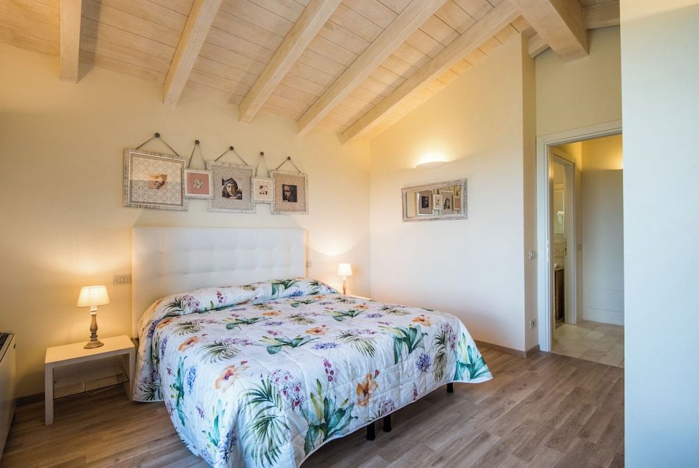 Casa Vacanze Squarcialupi Panoramic Apartment, Hill View 2