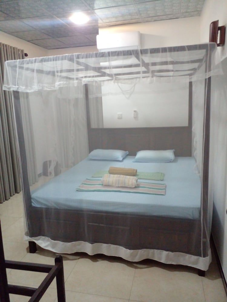Amible guest home Deluxe Double Room 6