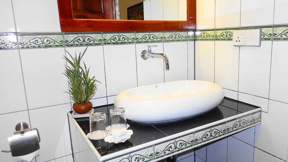 Regina Beach Bungalow Deluxe Double Room, Balcony, Garden View 4