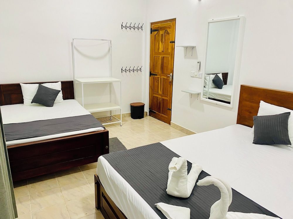 Hotel Jay R Family Triple Room 2