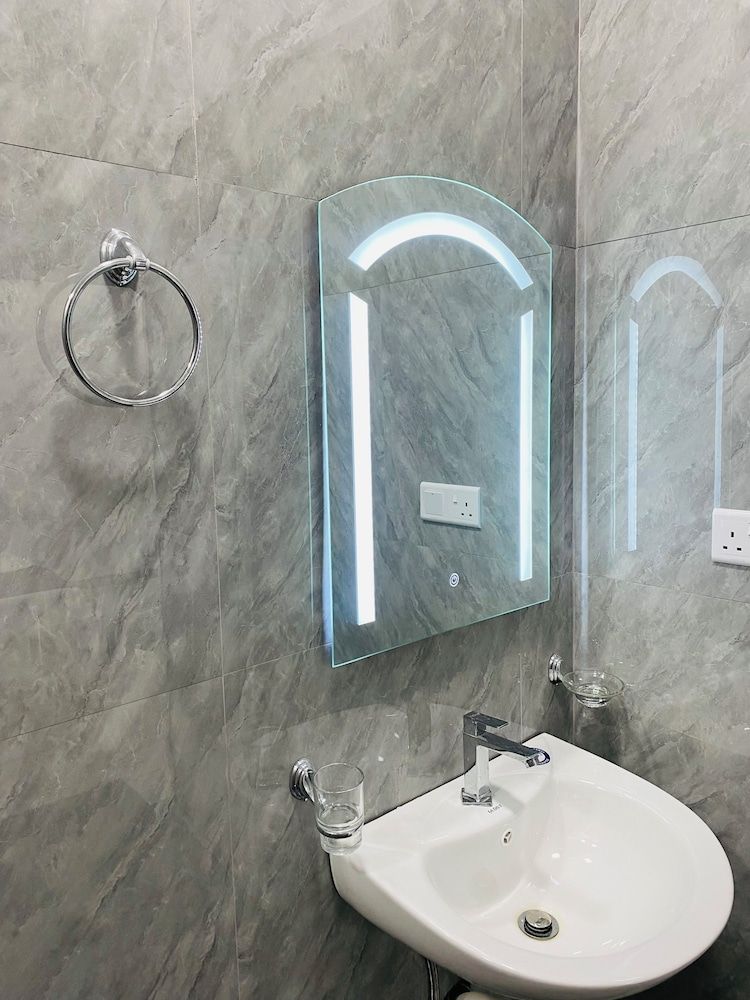 Hotel Jay R Family Triple Room, Balcony, City View 4