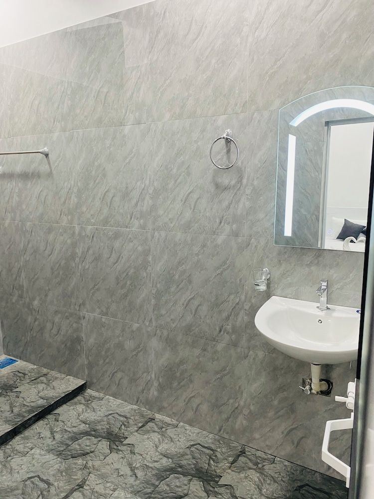 Hotel Jay R Family Triple Room, Balcony, City View 5