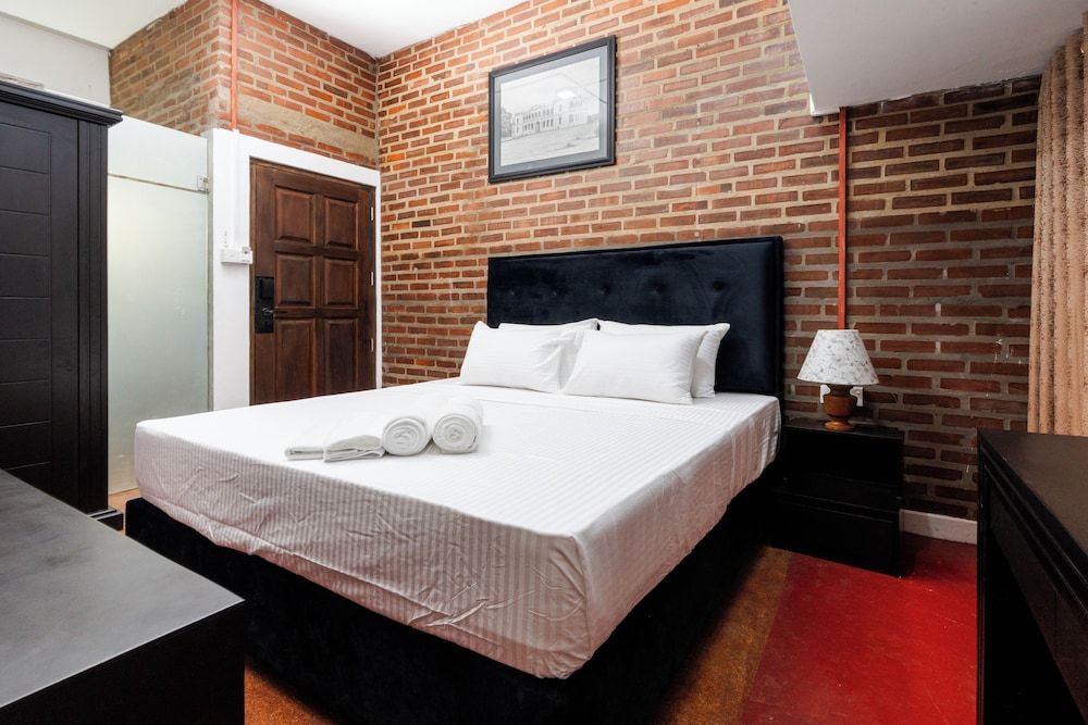 Trillium Boutique Express Hotel Deluxe Double Room 6