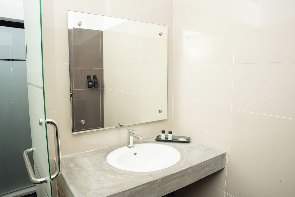 Trillium Boutique Express Hotel Deluxe Double Room 9