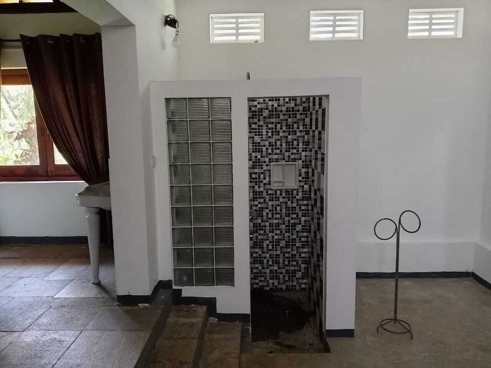 Nidahasa Heritage Villa Deluxe Double Room, Garden View 10