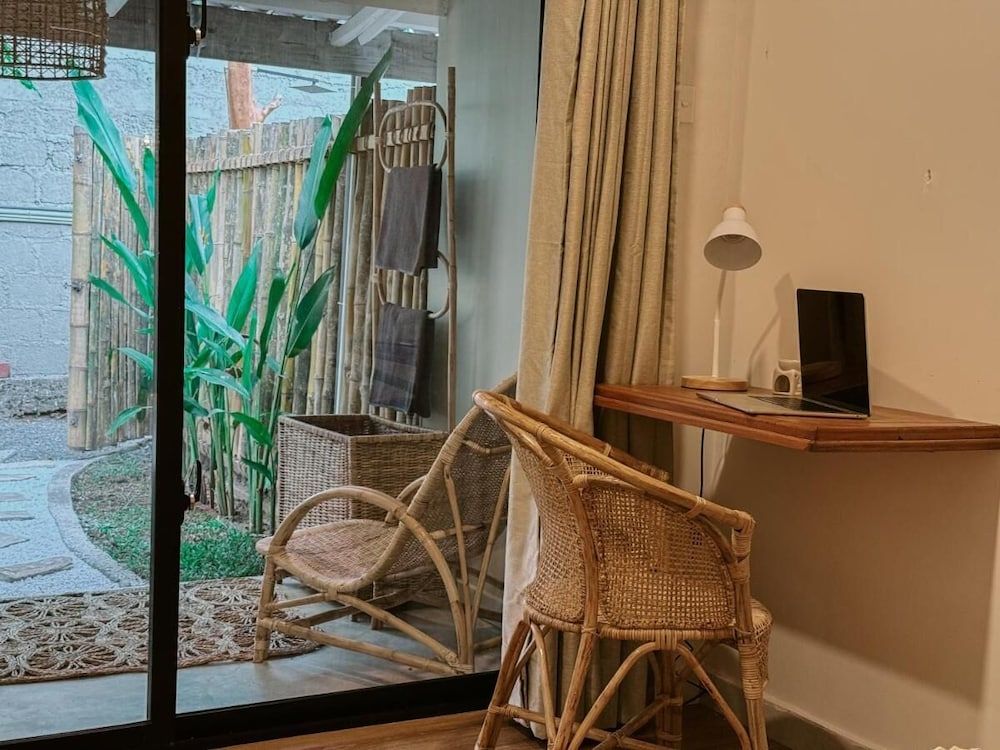 Kickin' Surf Lodge Double Room, Garden View 5