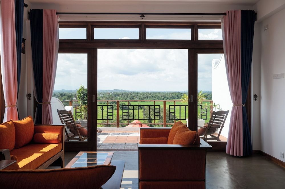 Tangalle Villa Deluxe Double Room, Mountain View 8