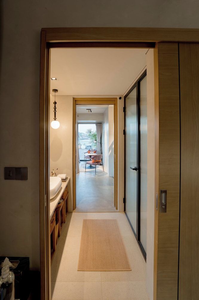 NiiRA NiiRA Tribe Suite 5