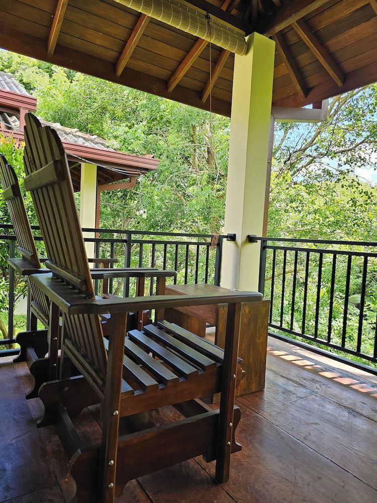 Jungle Paradise Hotel Deluxe Triple Room, Balcony, Garden View 7