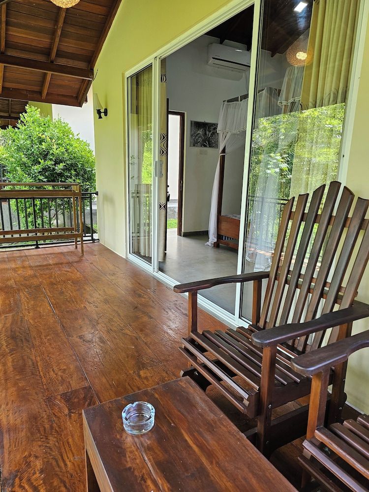 Jungle Paradise Hotel Deluxe Triple Room, Balcony, Garden View 3