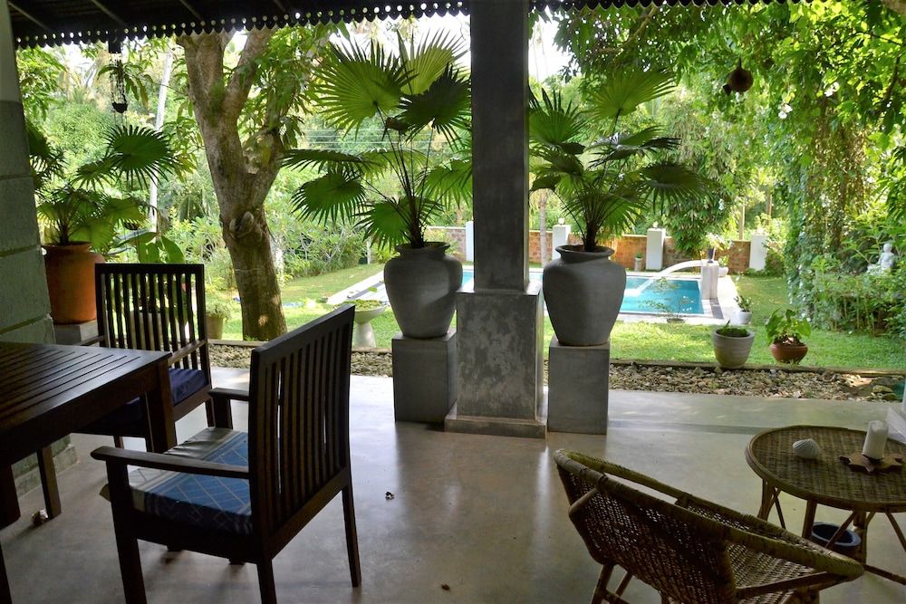 Villa Lyvie ayurvedic hotel Superior Room, Pool View 3