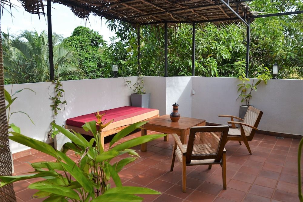Villa Lyvie ayurvedic hotel Deluxe Double Room, Balcony, Garden View 5