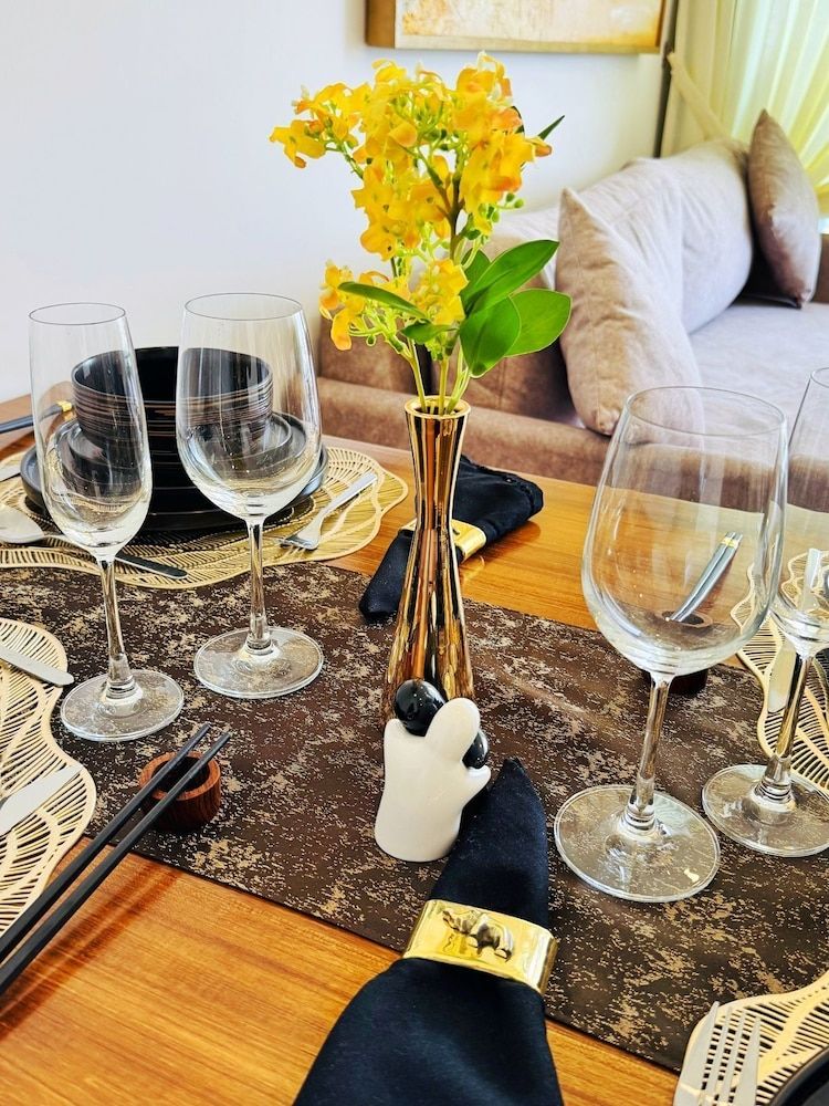 YAKA Trizen Luxury Apartments Luxury Apartment, 2 Bedrooms, City View 12