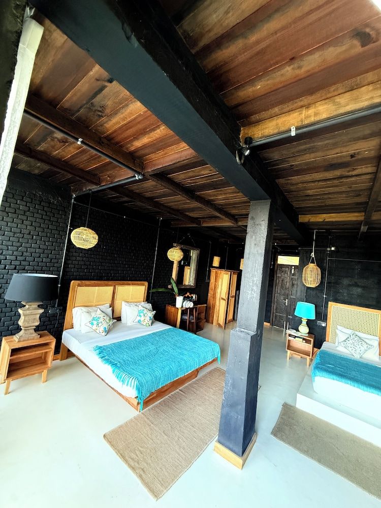 Family Room, Multiple Beds, Balcony, Sea View