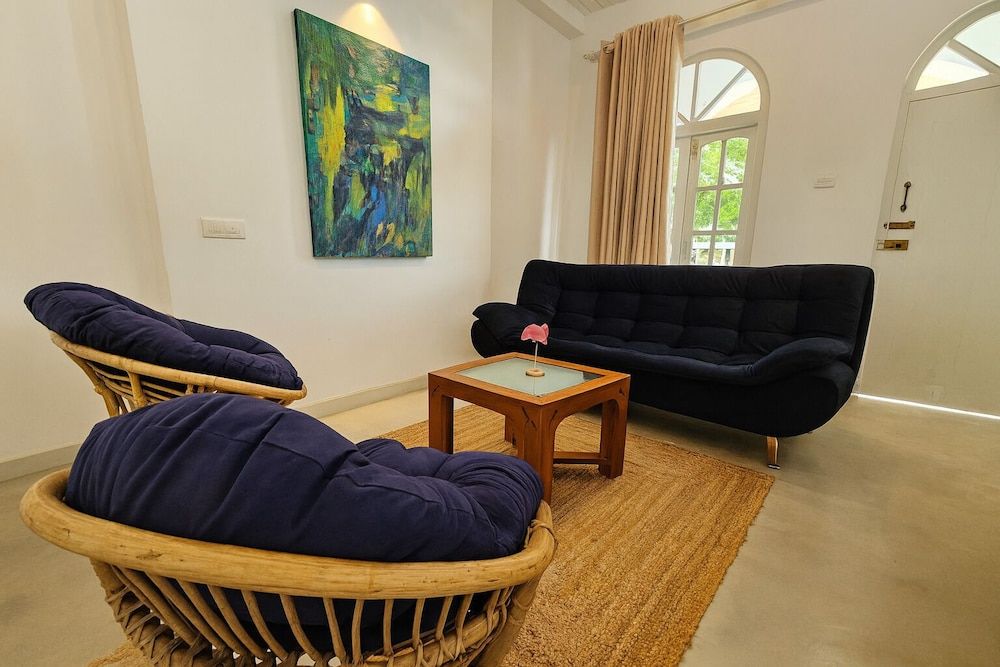 Solara Beach House Deluxe Double Room 7