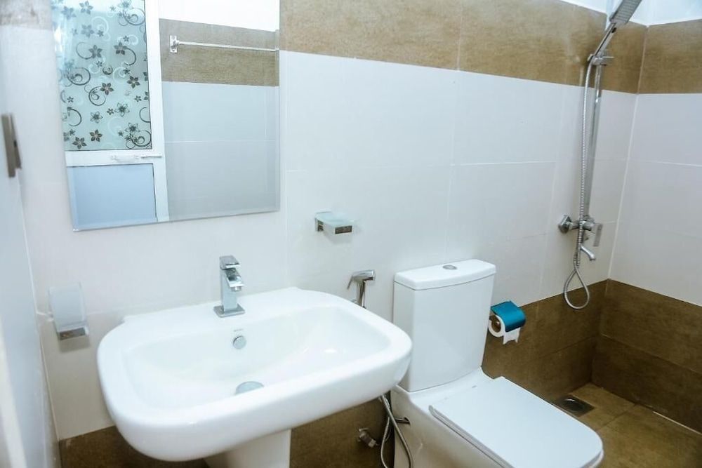 Royal Palace Mirissa Deluxe Double Room, Balcony, Garden View 6