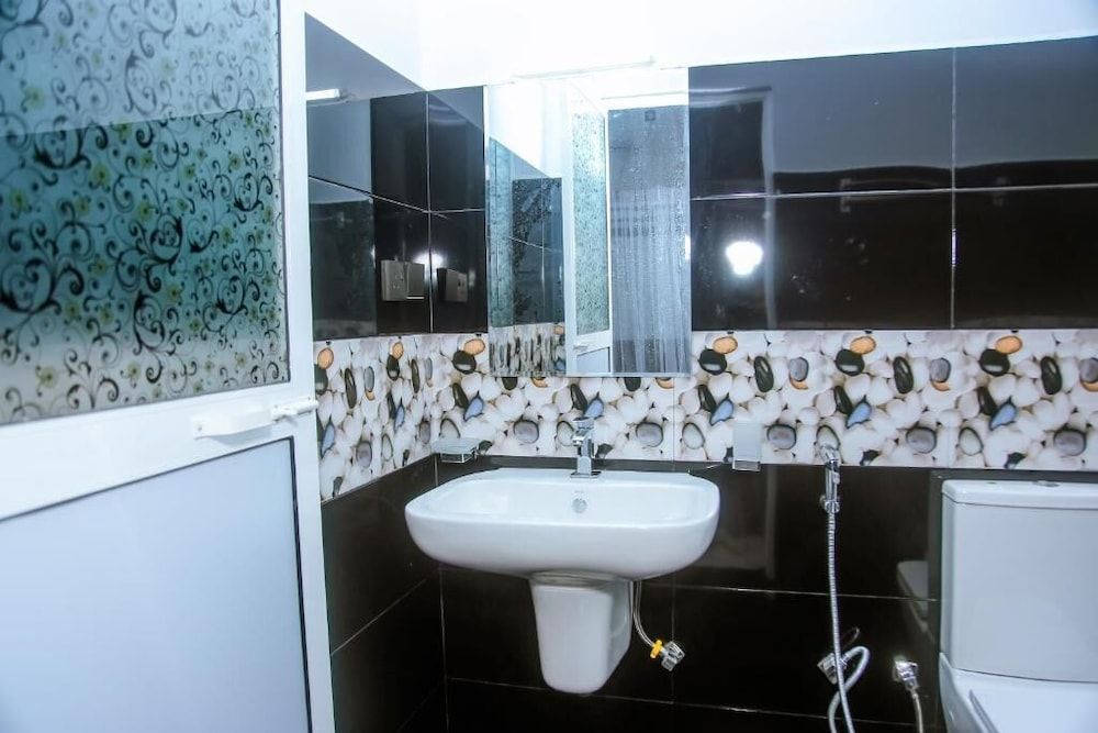 Royal Palace Mirissa Deluxe Double Room, Balcony, Garden View 48