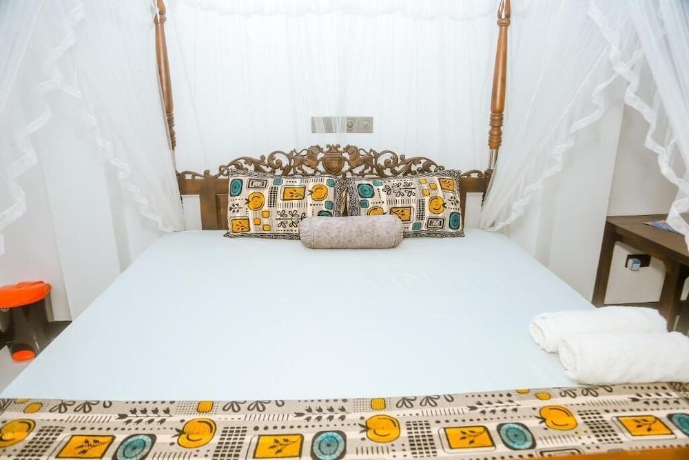 Royal Palace Mirissa Deluxe Double Room, Balcony, Garden View 25