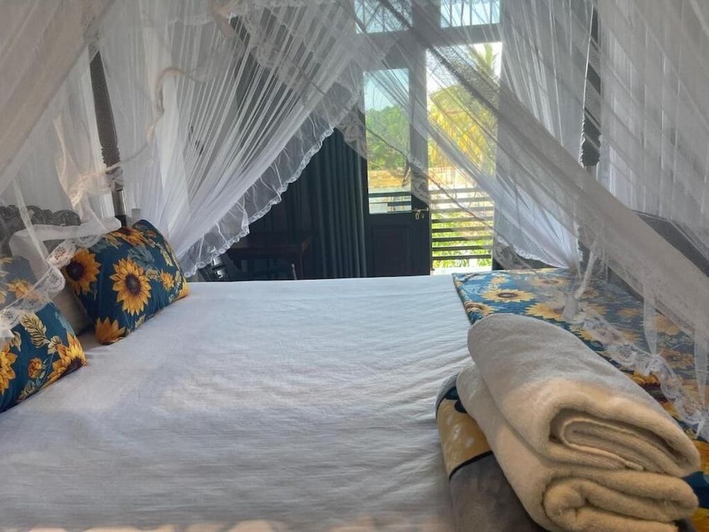 Royal Palace Mirissa Deluxe Double Room, Balcony, Garden View 34