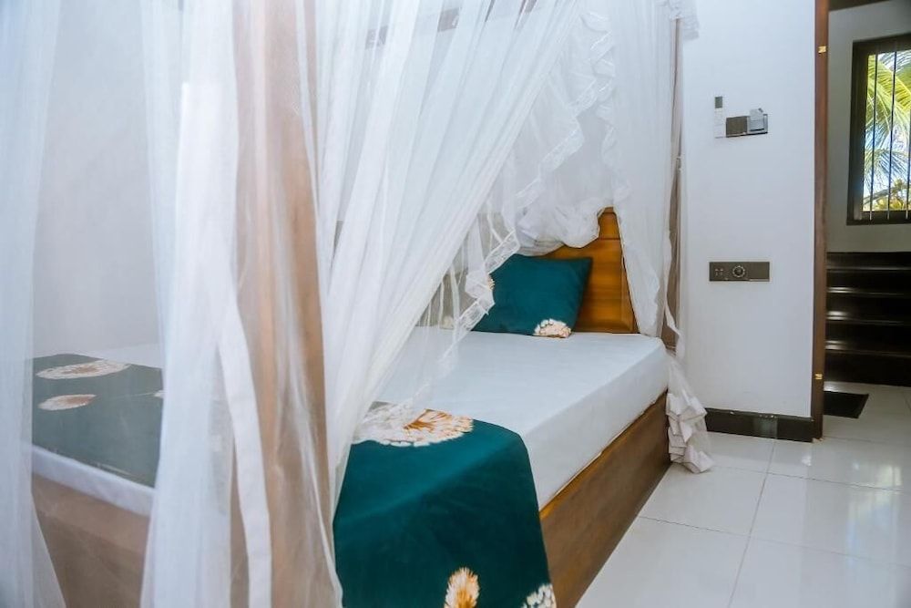 Royal Palace Mirissa Deluxe Double Room, Balcony, Garden View 15