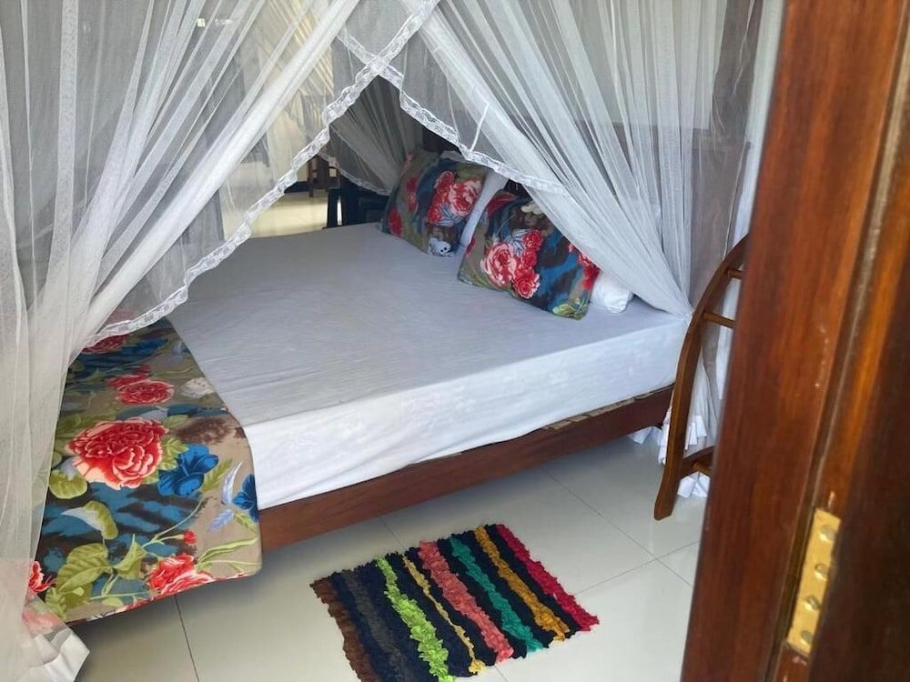 Royal Palace Mirissa Deluxe Double Room, Balcony, Garden View 3