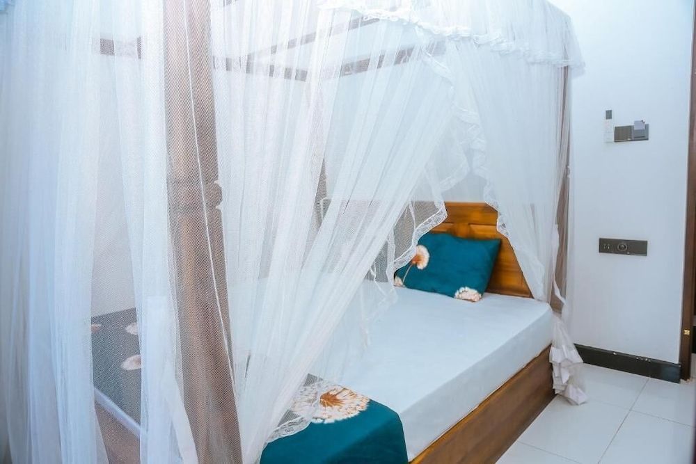 Royal Palace Mirissa Deluxe Double Room, Balcony, Garden View 23