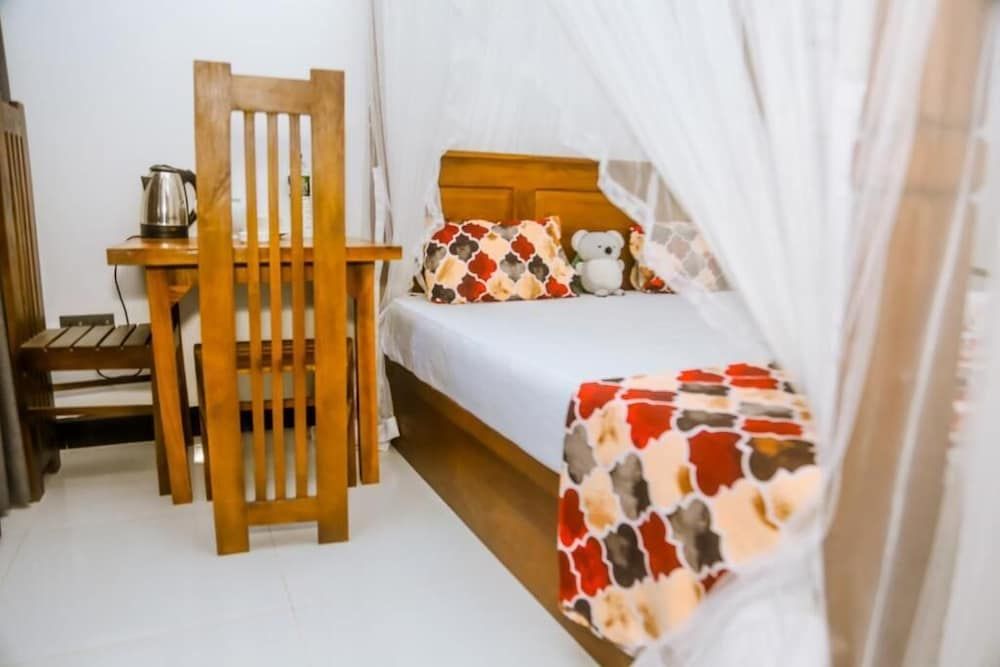 Royal Palace Mirissa Deluxe Double Room, Balcony, Garden View 12