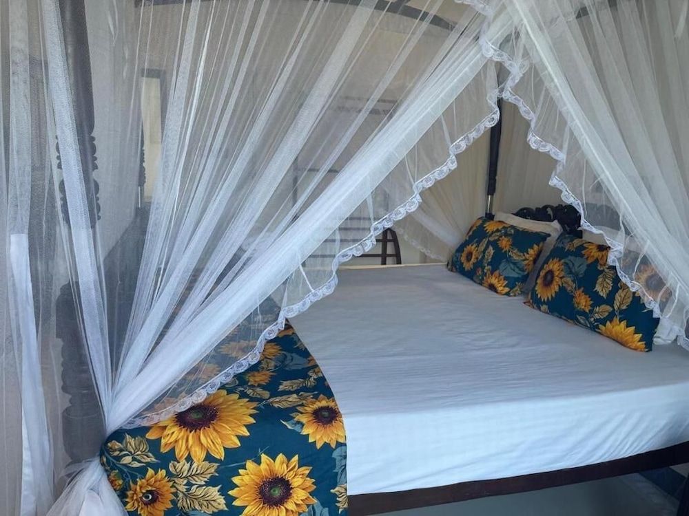 Royal Palace Mirissa Deluxe Double Room, Balcony, Garden View 39
