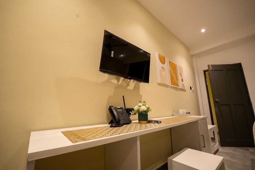 Oasis Beach Negombo Superior Triple Room 7