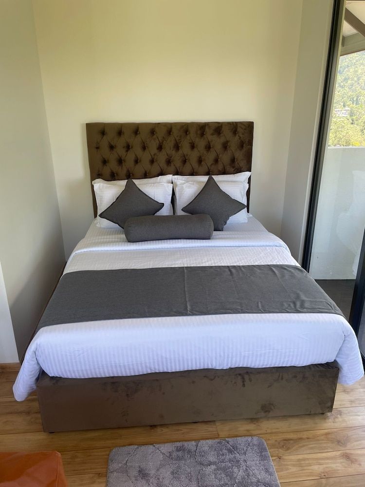 The Lipton View Inn Deluxe Double Room, Balcony, Mountain View 2