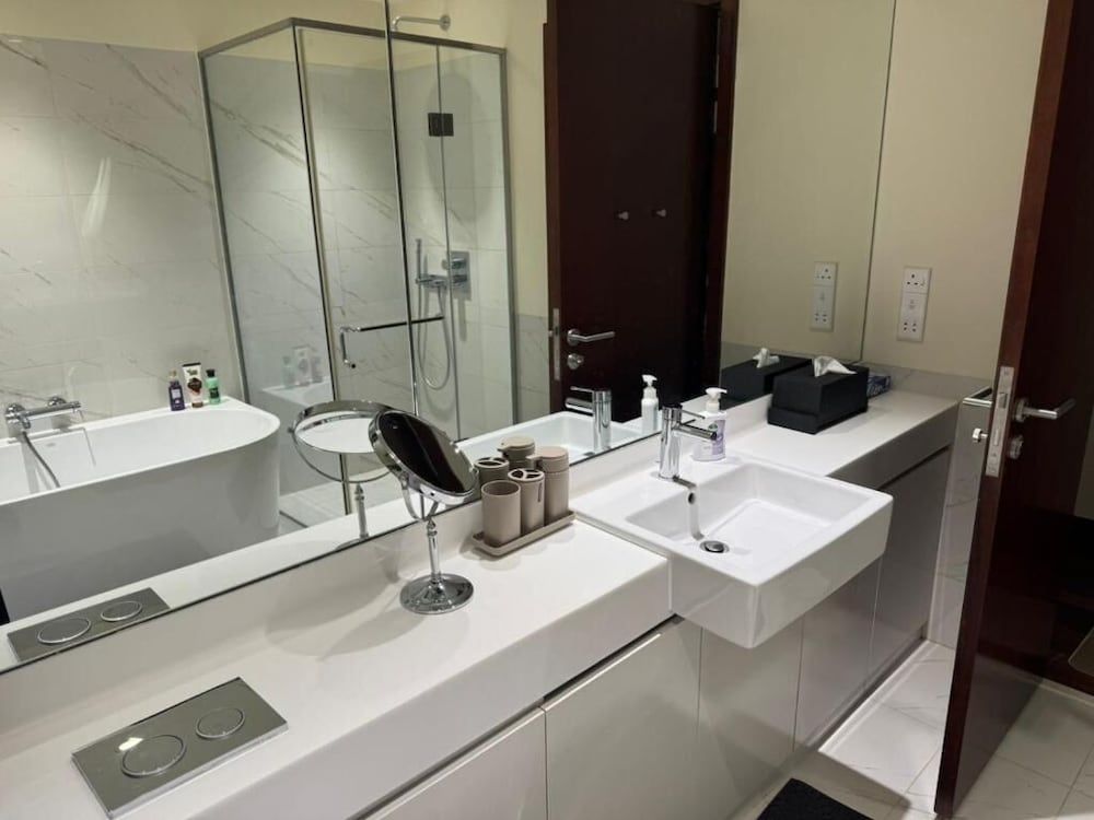 Cinnamon Life Residencies 12th Floor Apt Luxury Apartment, City View 6