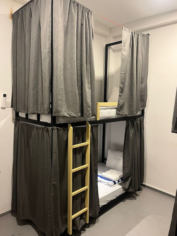 Wake N Flow Economy Shared Dormitory 6