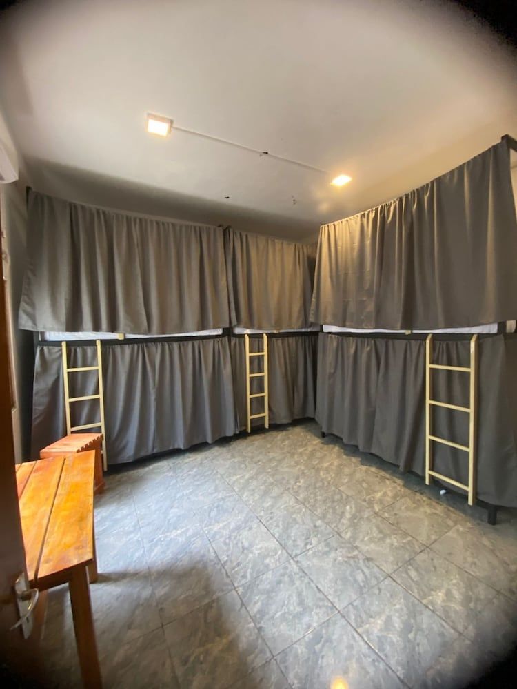 Wake N Flow Economy Shared Dormitory 5