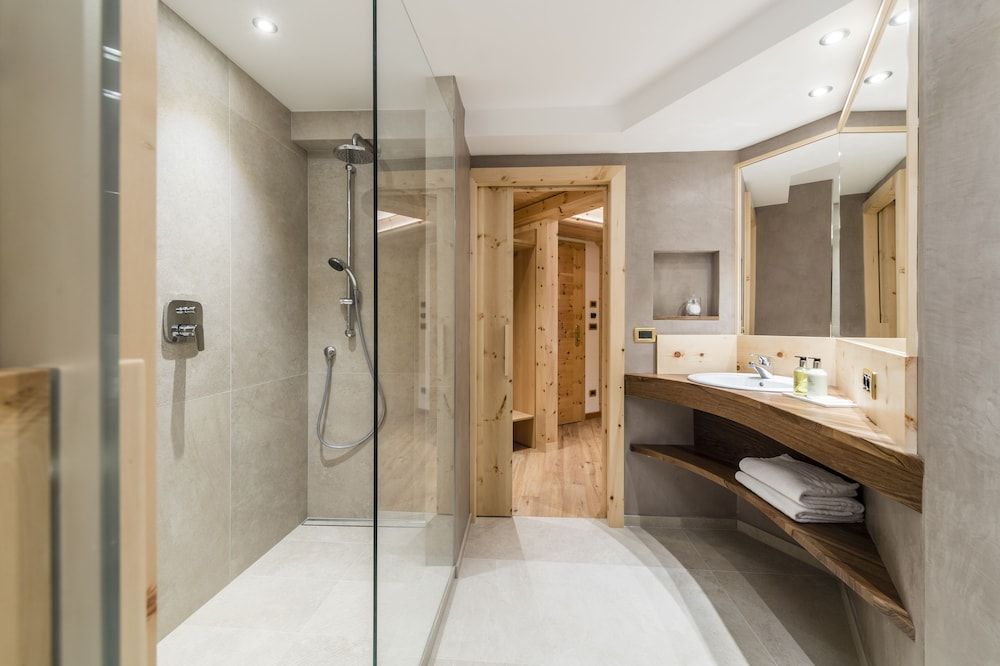 Hotel Angelo Engel Deluxe Double Room 8