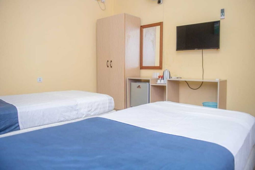 Avanti retreat Deluxe Double or Twin Room 8