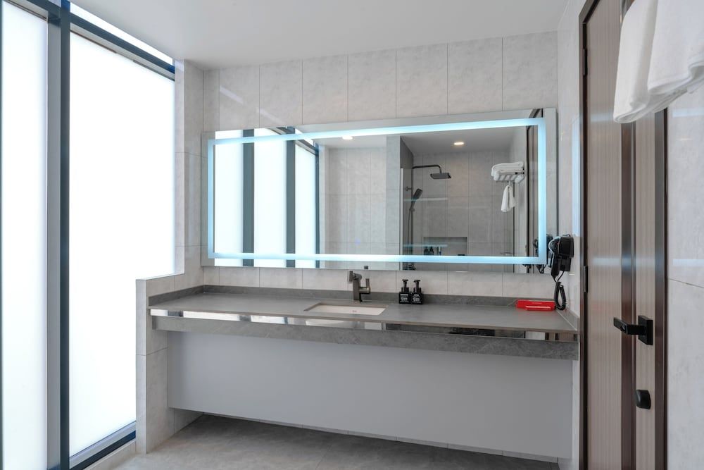 iCom Blue Sea View Honeymoon Room, 1 King Bed, Balcony, Sea View 10