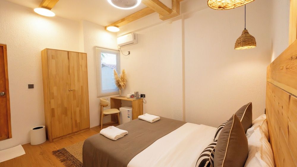 Water Cloud Mathiveri Family Room, 2 Bedrooms 3