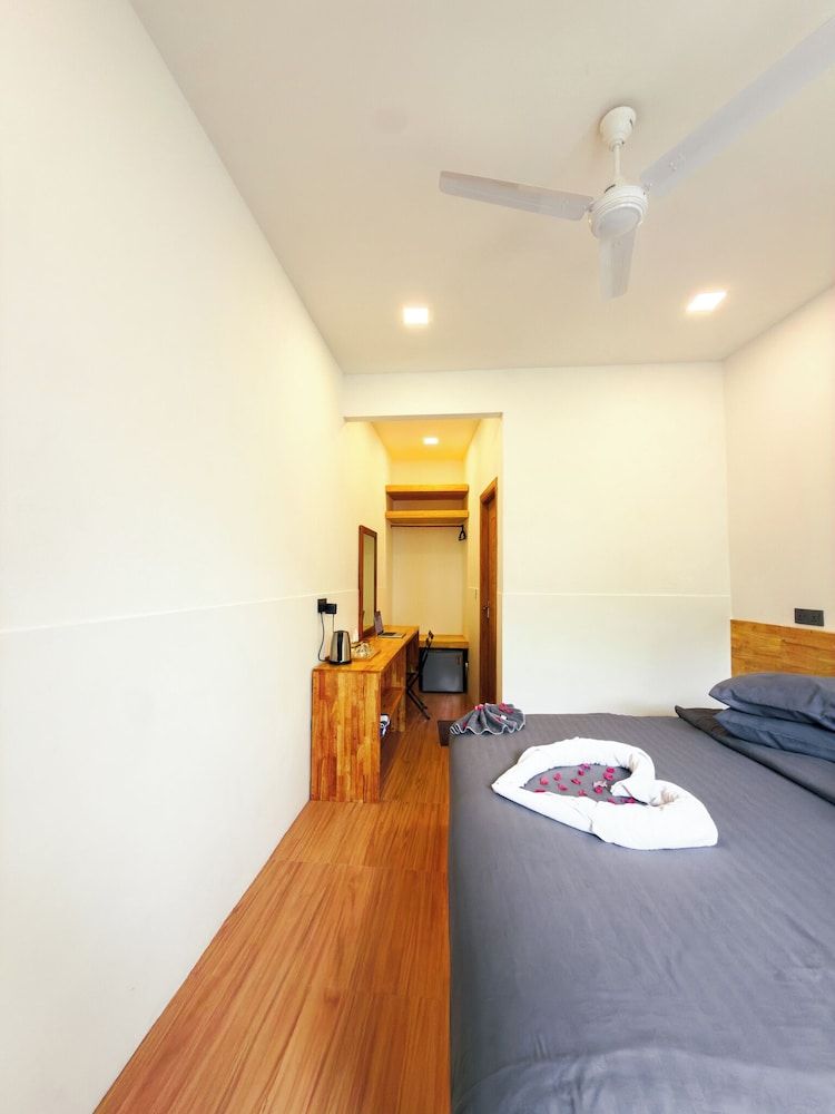 The Wave Dhigurah Double or Twin Room, Patio, Courtyard View 3