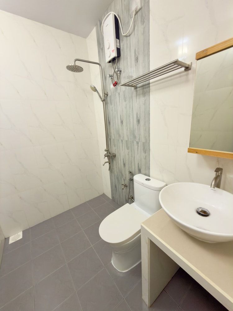 The Wave Dhigurah Deluxe Double Room, Patio, Garden View 5