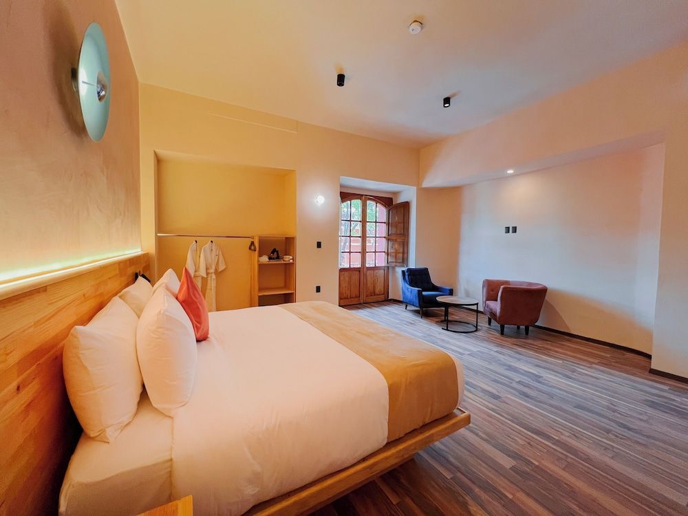 Sauvé Casa Boutique Grand Suite, Balcony, City View 5