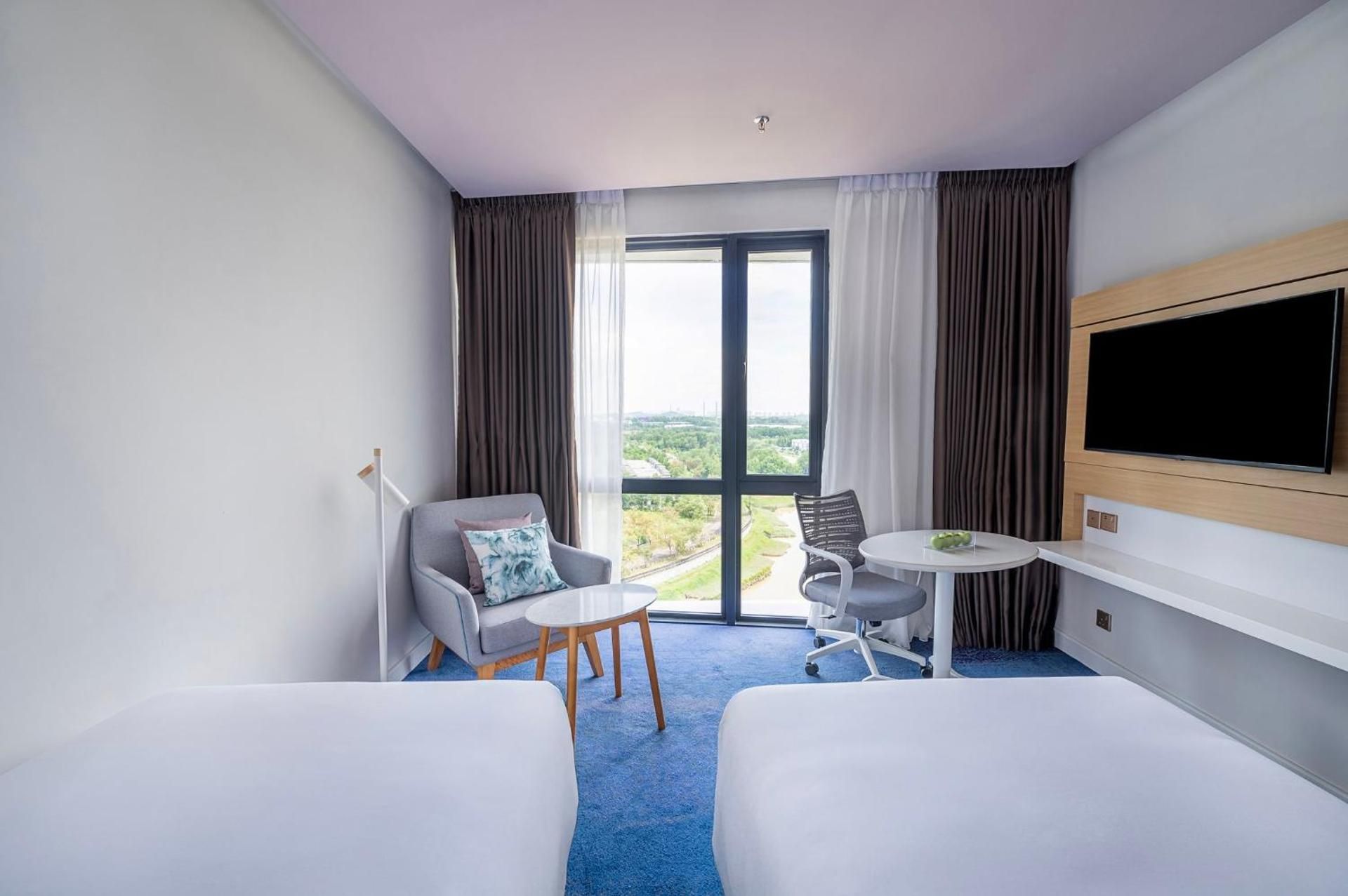 Deluxe Lake View Twin