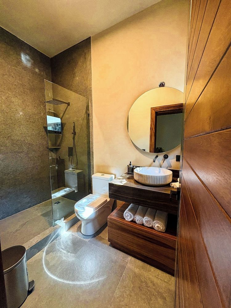 Serenzzo Hotel & Cuisine Junior Room 10