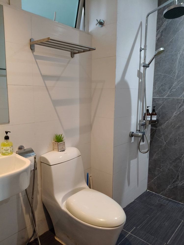 Twin Galaxy Minimalist Studio 2-4pax CIQ JB Town Condo, 1 Bedroom, Patio, City View 13