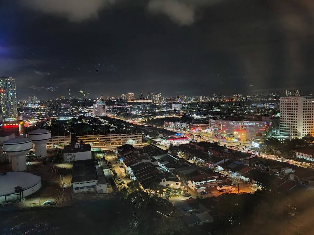 Twin Galaxy Minimalist Studio 2-4pax CIQ JB Town Condo, 1 Bedroom, Patio, City View 24