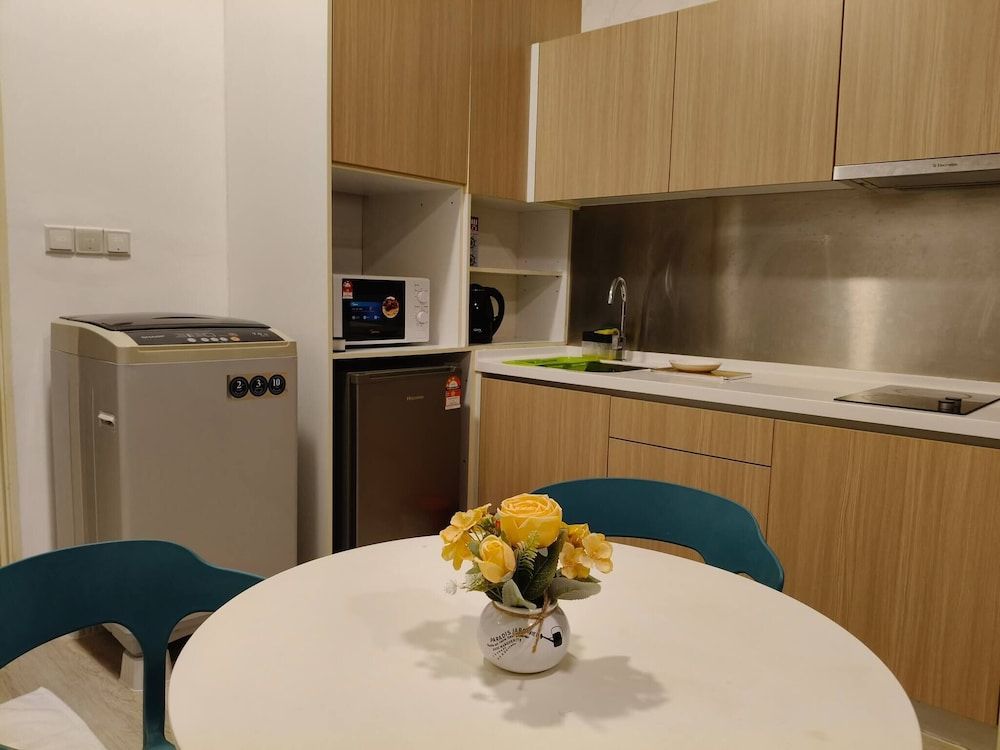 Twin Galaxy Minimalist Studio 2-4pax CIQ JB Town Condo, 1 Bedroom, Patio, City View 9